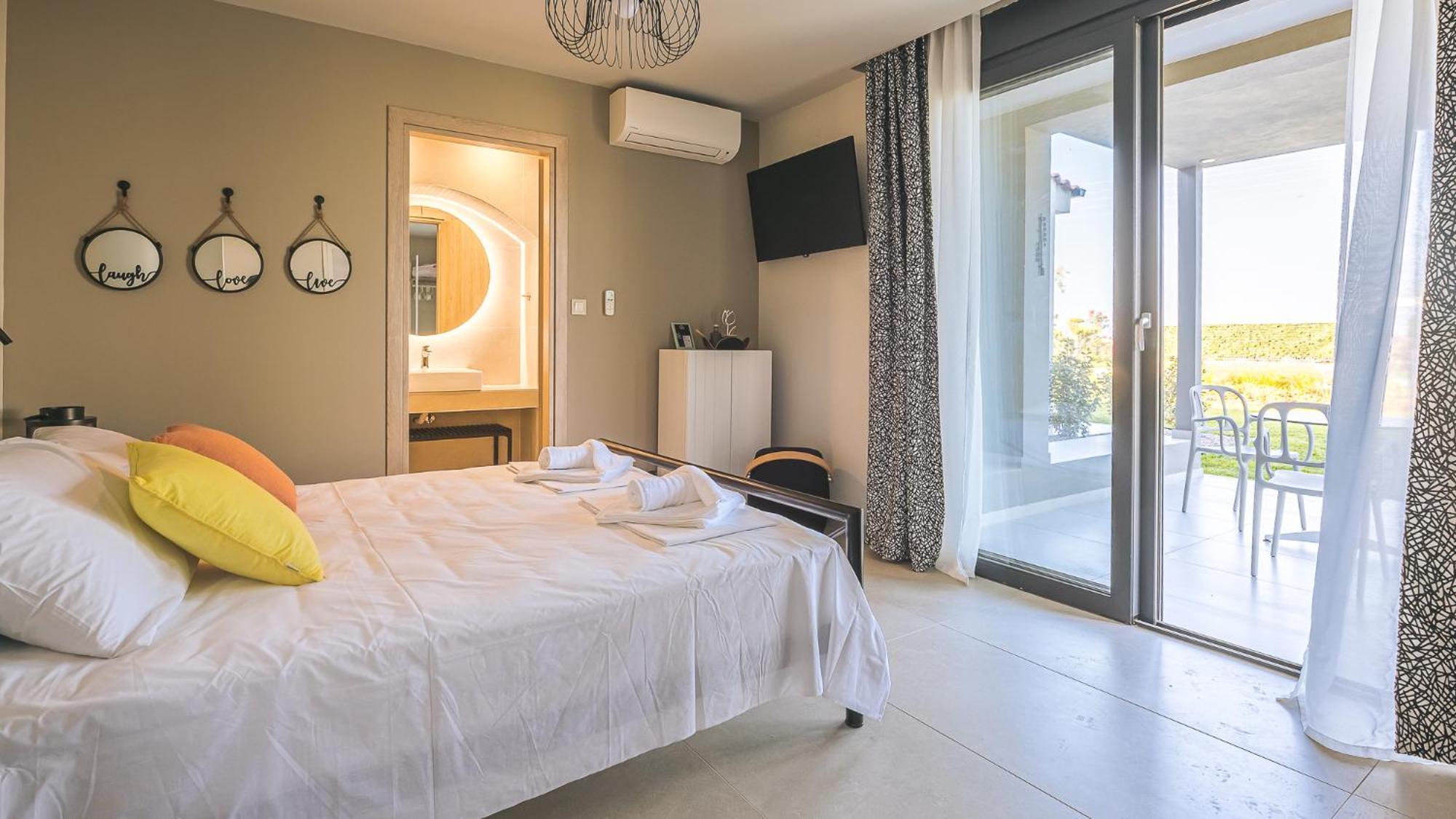 Electra Beachfront Suites, Nea Irakleia المظهر الخارجي الصورة